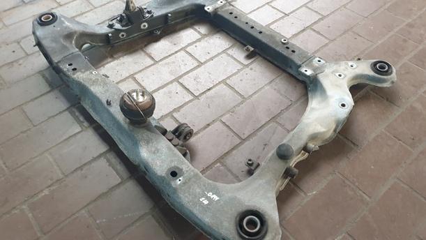 Foto: VORDERACHSE/ ACHSE VORN eines Volvo S60 2.4 Style