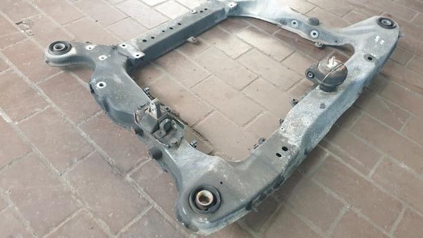 Foto: VORDERACHSE/ ACHSE VORN eines Volvo S60 2.4 Style