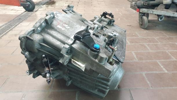 Foto: SCHALTGETRIEBE M56 eines Volvo S60 2.4 Style