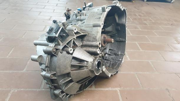 Foto: SCHALTGETRIEBE M56 eines Volvo S60 2.4 Style