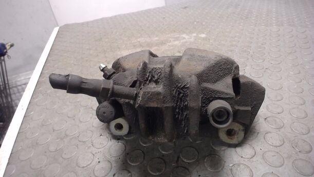 Foto: BREMSSATTEL VORNE LINKS eines Volvo S60 2.4 Style