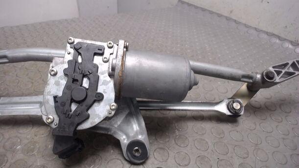 Foto: SCHEIBENWISCHERMOTOR VORN eines Volvo S60 2.4 Style