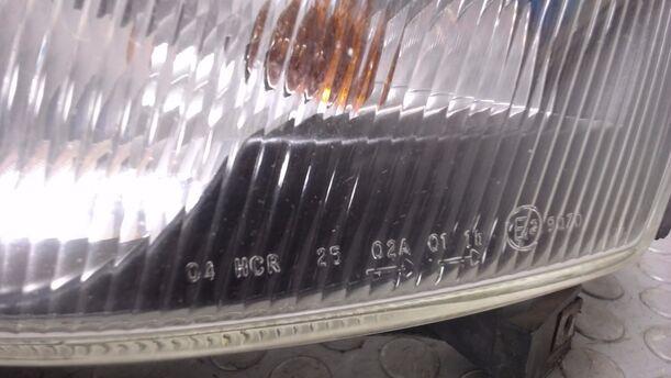 Foto: SCHEINWERFER LINKS eines Volvo S60 2.4 Style
