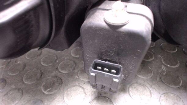 Foto: SCHEINWERFER LINKS eines Volvo S60 2.4 Style