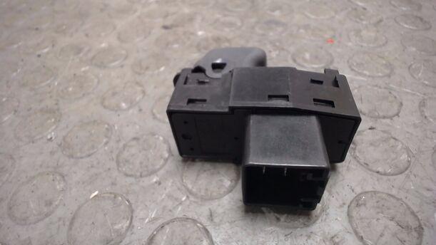 Foto: FENSTERHEBERSCHALTER HINTEN eines Volvo S60 2.4 Style
