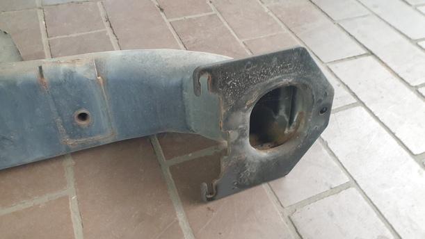 Foto: VERSTÄRKUNG VORNE eines Ford Mondeo 1.8 Turnier Style