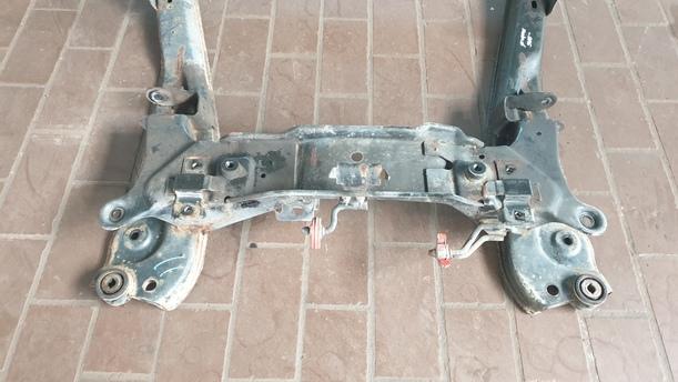 Foto: VORDERACHSTRÄGER / ACHSE VORN eines Ford Mondeo 1.8 Turnier Style