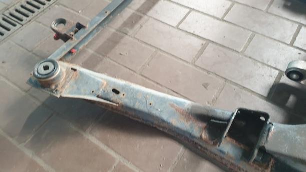 Foto: VORDERACHSTRÄGER / ACHSE VORN eines Ford Mondeo 1.8 Turnier Style