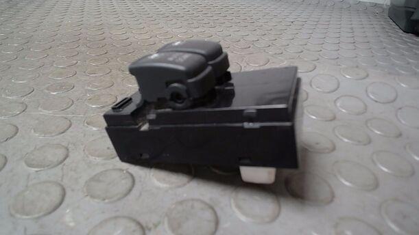 Foto: FENSTERHEBERSCHALTER eines Hyundai Getz 1.1 Style