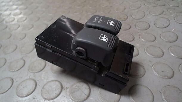 Foto: FENSTERHEBERSCHALTER eines Hyundai Getz 1.1 Style
