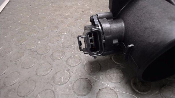 Foto: DROSSELKLAPPENSTUTZEN eines Ford Mondeo 1.8 Turnier Style