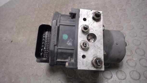 Foto: HAUPTBREMSAGGREGAT ABS eines Ford Mondeo 1.8 Turnier Style