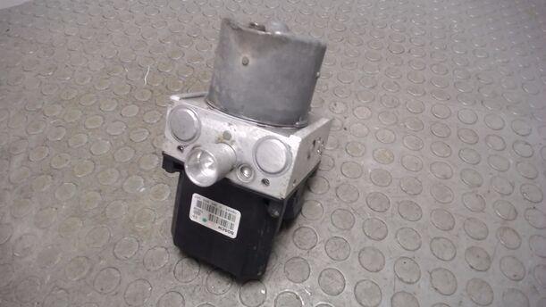 Foto: HAUPTBREMSAGGREGAT ABS eines Ford Mondeo 1.8 Turnier Style