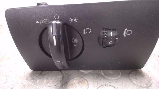 Foto: LICHTSCHALTER eines Ford Mondeo 1.8 Turnier Style