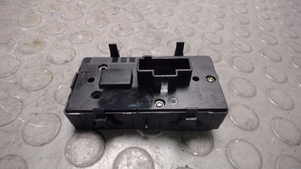 Foto: FENSTERHEBERSCHALTER VORNE LINKS eines Ford Mondeo 1.8 Turnier Style