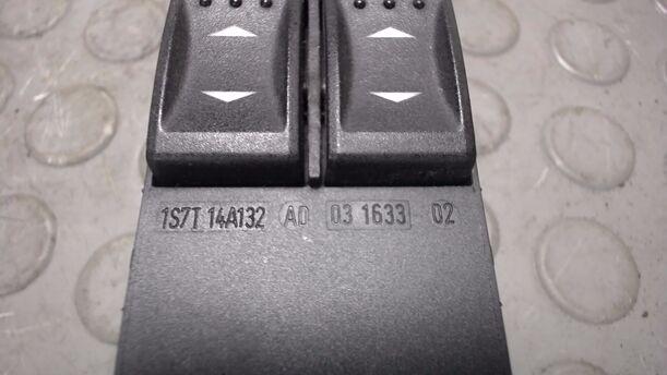Foto: FENSTERHEBERSCHALTER VORNE LINKS eines Ford Mondeo 1.8 Turnier Style