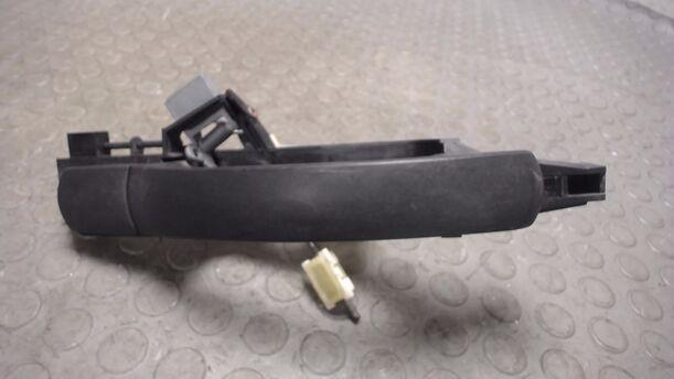 Foto: TÜRAUSSENGRIFF HINTEN LINKS eines Ford Mondeo 1.8 Turnier Style