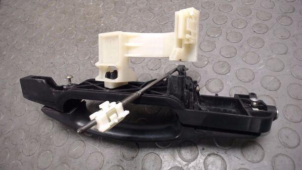 Foto: TÜRAUSSENGRIFF HINTEN LINKS eines Ford Mondeo 1.8 Turnier Style