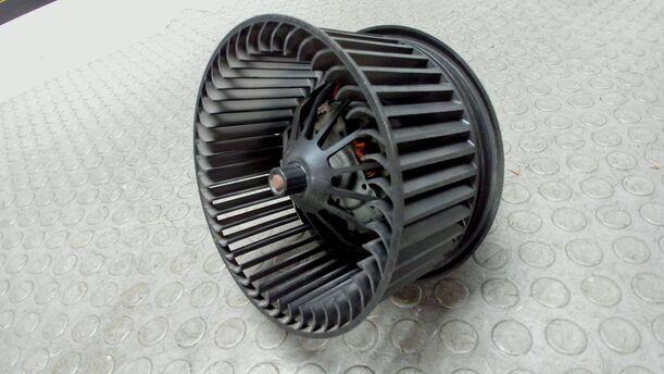 Foto: HEIZUNGSGEBLÄSE ( KLIMAANLAGE ) eines Ford Focus 1.6 16V Style
