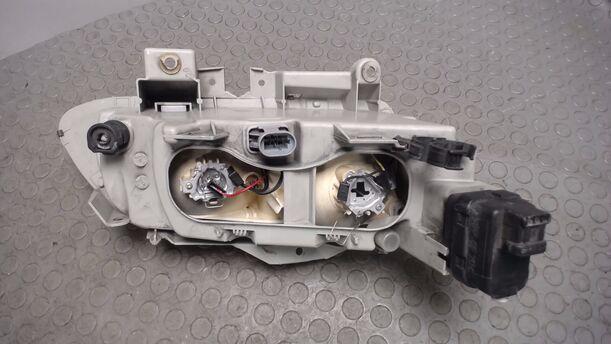 Foto: SCHEINWERFER LINKS eines Renault Grand Espace 2.0 Style