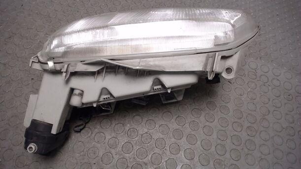 Foto: SCHEINWERFER LINKS eines Renault Grand Espace 2.0 Style