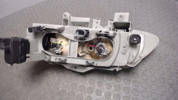Foto: SCHEINWERFER RECHTS eines Renault Grand Espace 2.0 Style