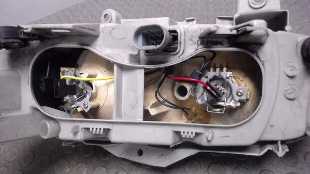 Foto: SCHEINWERFER RECHTS eines Renault Grand Espace 2.0 Style