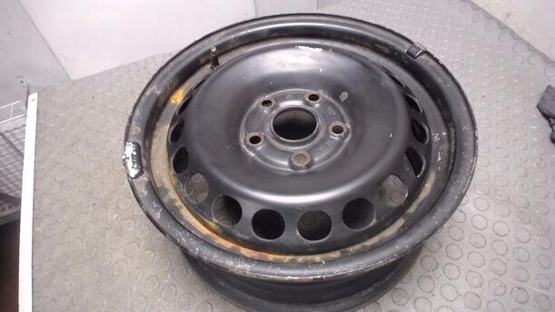 Foto: STAHLFELGE 6X15 ET45 eines Audi A4 1.6 Style