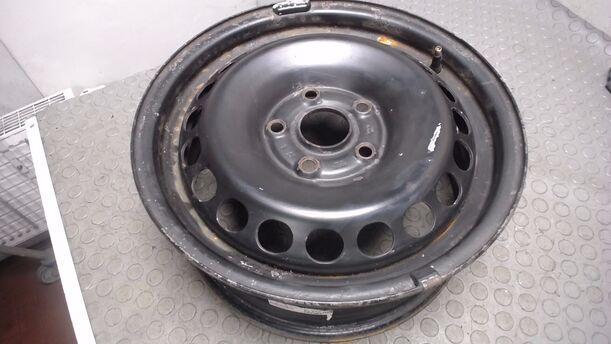 Foto: STAHLFELGE 6X15 ET45 eines Audi A4 1.6 Style
