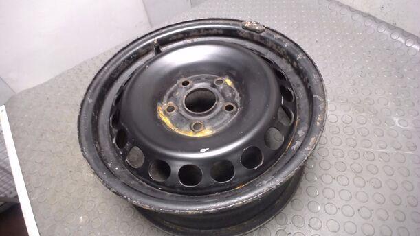 Foto: STAHLFELGE 6X15 ET45 eines Audi A4 1.6 Style