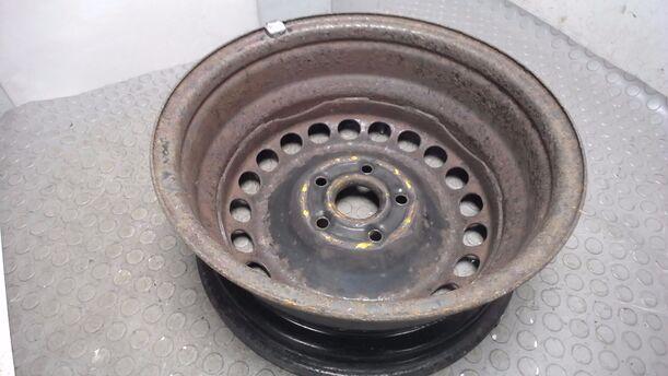 Foto: STAHLFELGE 6X15 ET45 eines Audi A4 1.6 Style