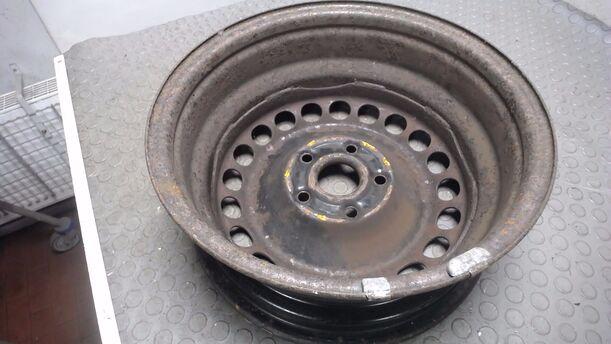 Foto: STAHLFELGE 6X15 ET45 eines Audi A4 1.6 Style