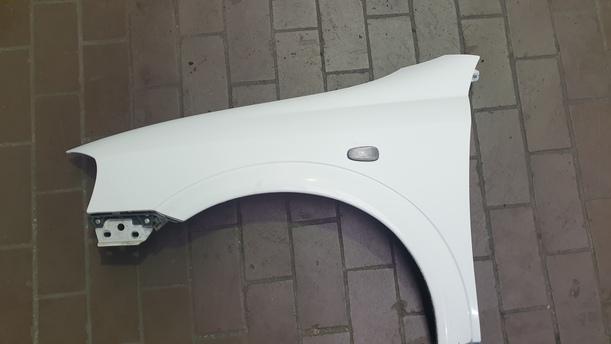 Foto: KOTFLÜGEL LINKS eines Opel Astra 1.6 Style