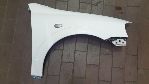 Foto: KOTFLÜGEL RECHTS eines Opel Astra 1.6 Style