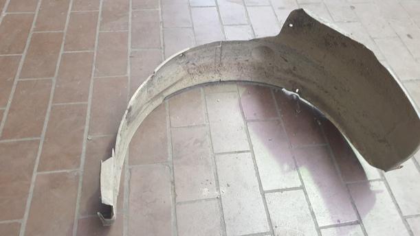 Foto: RADHAUSSCHALE / INNENKOTFLÜGEL VORNE LINKS eines Opel Astra 1.6 Style