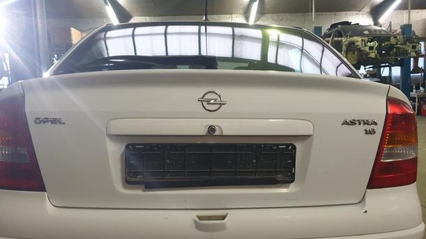 Foto: HECKKLAPPE / HECKDECKEL eines Opel Astra 1.6 Style