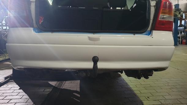 Foto: STOSSFÄNGER / STOSSSTANGE HINTEN eines Opel Astra 1.6 Style