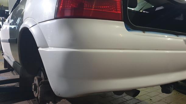 Foto: STOSSFÄNGER / STOSSSTANGE HINTEN eines Opel Astra 1.6 Style
