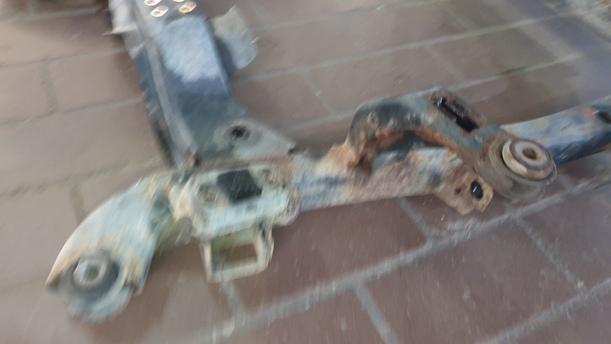 Foto: VORDERACHSE / ACHSE VORN eines Opel Astra 1.6 Style