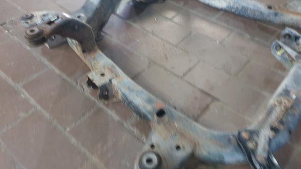 Foto: VORDERACHSE / ACHSE VORN eines Opel Astra 1.6 Style