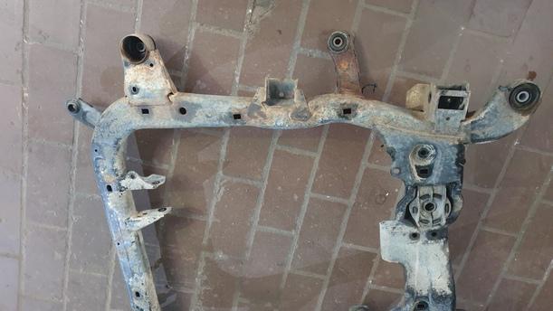 Foto: VORDERACHSE / ACHSE VORN eines Opel Astra 1.6 Style