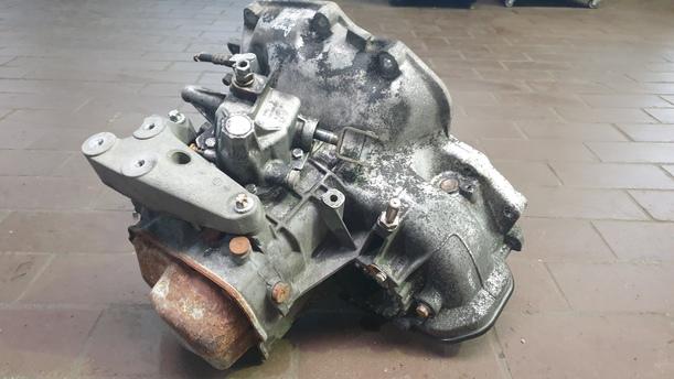 Foto: SCHALTGETRIEBE 5-GANG eines Opel Astra 1.6 Style