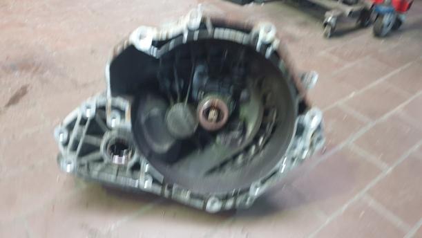 Foto: SCHALTGETRIEBE 5-GANG eines Opel Astra 1.6 Style