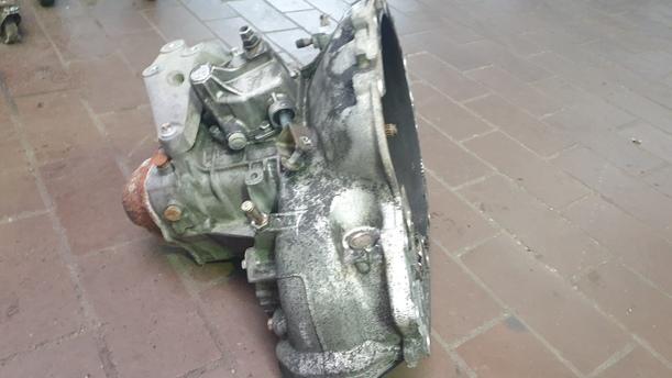 Foto: SCHALTGETRIEBE 5-GANG eines Opel Astra 1.6 Style