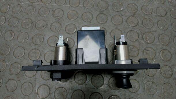 Foto: ZIGARETTENANZÜNDER / AUX / USB STECKER eines Kia Ceed 1.6 CRDi SW Style