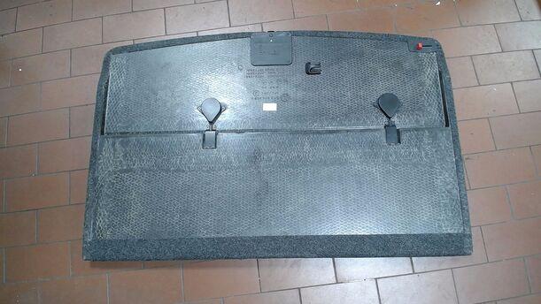 Foto: VERKLEIDUNG RESERVERADWANNE/ KOFFERRAUMBODEN eines VW Golf Plus 2.0 FSI Style