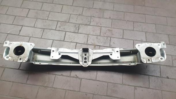 Foto: VERSTÄRKUNG VORNE eines Renault Laguna Grandtour 2.0 dCi Style