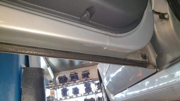Foto: TÜR HINTEN LINKS ( KOMBI ) eines Renault Laguna Grandtour 2.0 dCi Style