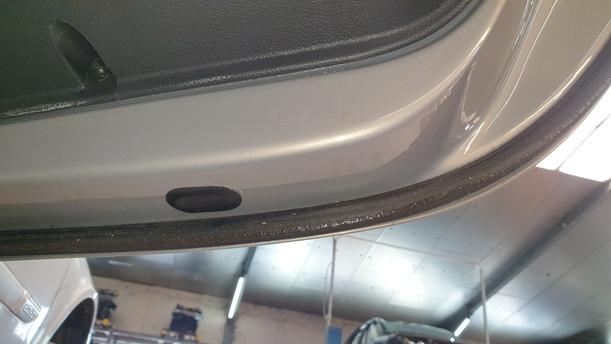 Foto: TÜR HINTEN RECHTS ( KOMBI ) eines Renault Laguna Grandtour 2.0 dCi Style