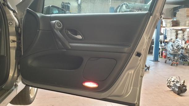 Foto: TÜR VORNE RECHTS eines Renault Laguna Grandtour 2.0 dCi Style
